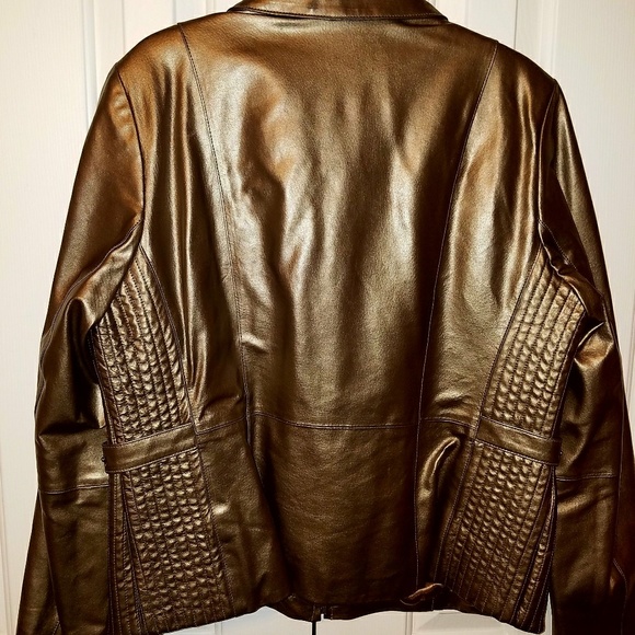 Gallery women's light jacket, gold in color - Picture 2 of 7